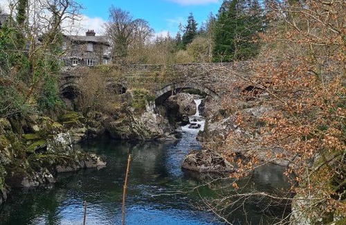 Gwynedd- Snowdonia House | Discover Bryn Afon: Pet-Friendly Retreat with Perfect Score