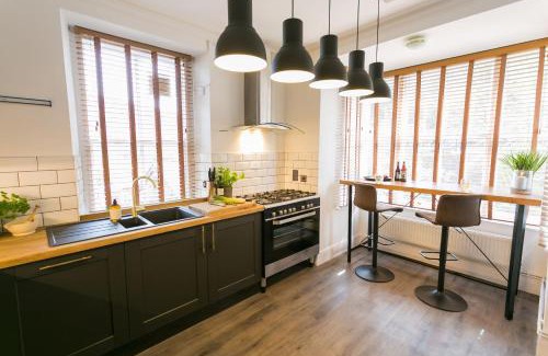 Gwynedd- Snowdonia House | Discover Bryn Afon: Pet-Friendly Retreat with Perfect Score