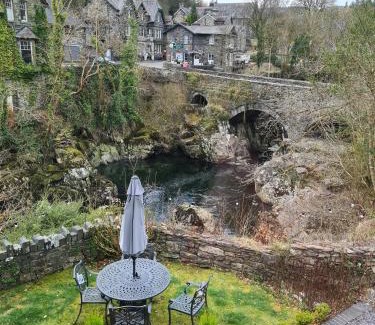 Gwynedd- Snowdonia House | Discover Bryn Afon: Pet-Friendly Retreat with Perfect Score