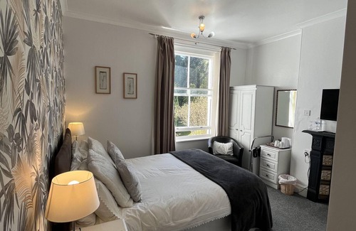 Conwy House | Exceptional Bryn Derwen Guest House - Rated 9.8/10!