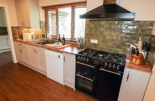 Gwynedd- Snowdonia Cottage | Family-Friendly Bryn Elsi: Your Ideal Betws-Y-Coed Getaway
