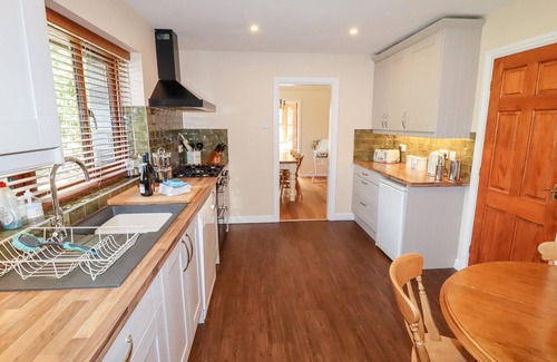 Gwynedd- Snowdonia Cottage | Family-Friendly Bryn Elsi: Your Ideal Betws-Y-Coed Getaway