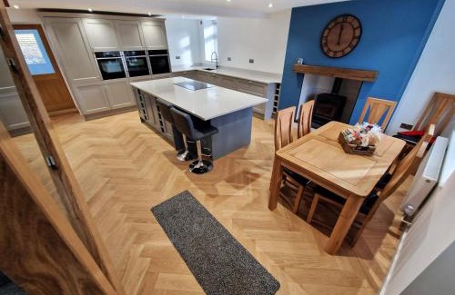 Gwynedd- Snowdonia House | Pet-Friendly Bryn Glo: Guest Rated 9.8/10 for Families