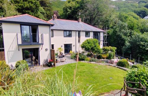 Barmouth Apartment | Discover Bryn Mynach Annex: Guest Rated 9.6/10