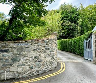 Barmouth House | Discover Bryn Mynach: Guest Rated 9.4/10 for Comfort