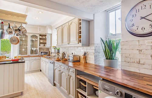 Nefyn House | Pet-Friendly Bryn Rhosyn Cottage with Ocean Views in Nefyn