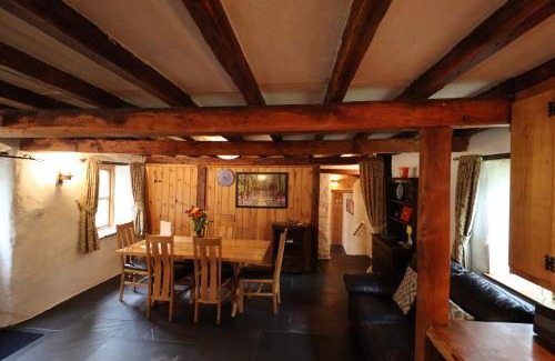 Brechfa House | Pet-Friendly Retreat at Bryngolau - Rated 9/10 by Guests