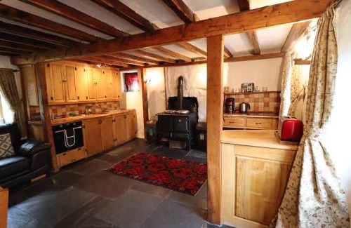 Brechfa House | Pet-Friendly Retreat at Bryngolau - Rated 9/10 by Guests