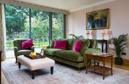St Martins House | Bryngwilla Gate Lodge