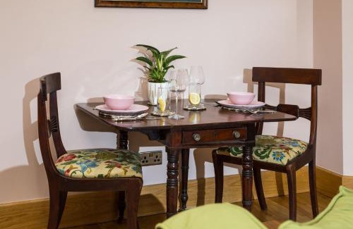 St Martins House | Bryngwilla Gate Lodge