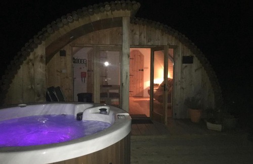 Devils Bridge Other | Guest Rated 10/10: Brynllwyd Glamping with Hot Tub & Kitchen