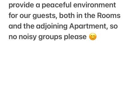 Welshpool Apartment | Pet-Friendly Bryntirion Farmhouse Rooms with Private Bathrooms