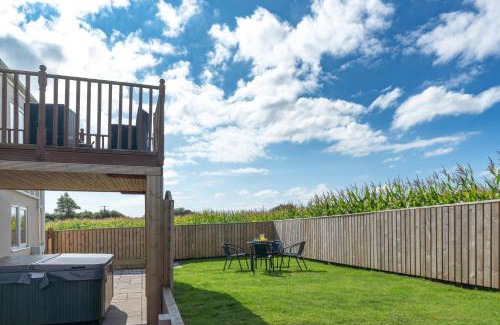 Kidwelly House | Enjoy Oceanfront Bliss at Bryntowy - Rated 9.4/10