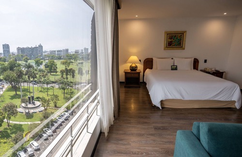 Sector 1 Hotel | Comfortable BTH Hotel Lima Golf with Spa and Family Amenities