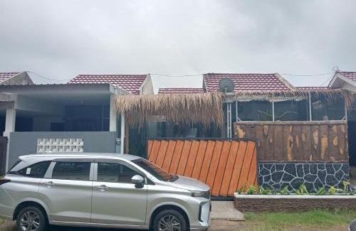 Pemenang House | Oceanfront BTN Mahkota Pemenang 13: Rated 8.9/10