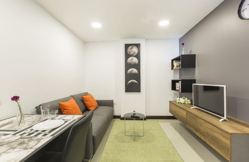 Nana Apartment | Comfortable BTS Nana: 1-Bedroom with Kitchen & Free Wifi