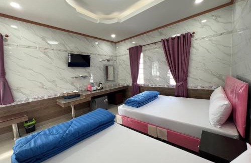 Ang Thong Hotel | Budget-Friendly Bualuang Hotel: Pet & Child Friendly Stay