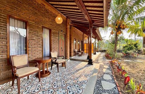 Melayang Bed & Breakfast | Buana Sari Villas by AGATA