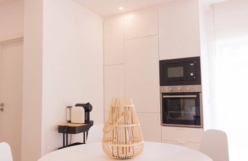 Figueira da Foz Apartment | Inviting Buarcos Beach Apartment with Wi-Fi & Spa Amenities