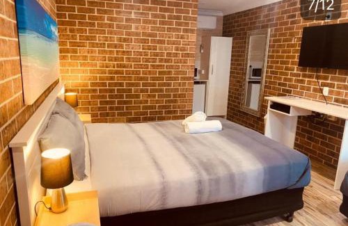 Long Jetty Hotel | Discover Buccaneer Motel: Pet-Friendly Retreat with Top Amenities
