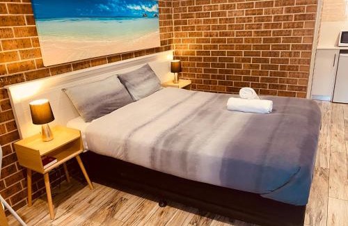 Long Jetty Hotel | Discover Buccaneer Motel: Pet-Friendly Retreat with Top Amenities