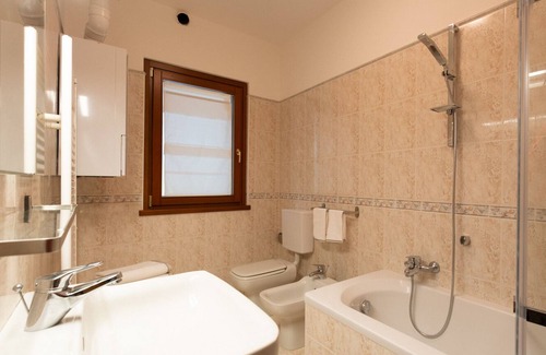 Cormons Bed & Breakfast | Discover Buccara B&B Due Del Monte: Pool, Spa & Dining