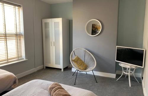 Kettering House | Stylish Buccleuch Apartment with Convenient Kitchen Access