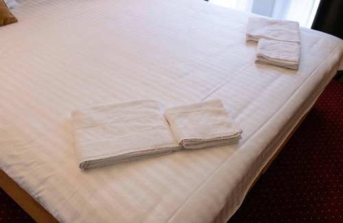 Otopeni Hotel | Convenient Bucharest Airport Hotel with Breakfast Included