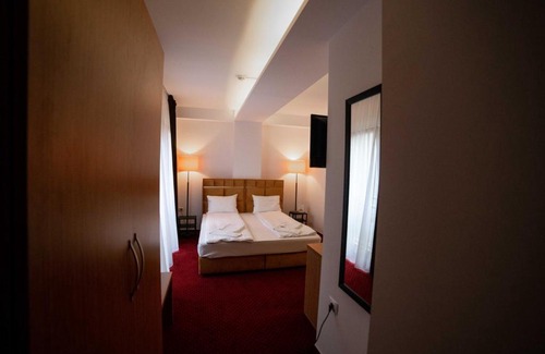 Otopeni Hotel | Convenient Bucharest Airport Hotel with Breakfast Included