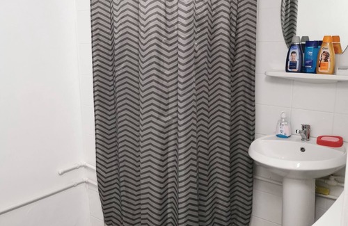 Bucharest City-Centre House | Cozy Private Room in Bucharest Center with Free WiFi