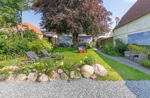Garding Apartment | Discover Buchenheinrich Berthas gröön Stuuv for Your Getaway