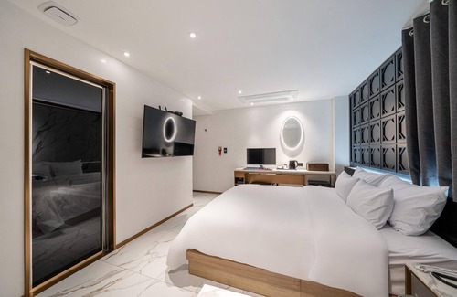 Sang-dong Hotel | Eco-Friendly Bucheon Fjord Hotel with Family Amenities