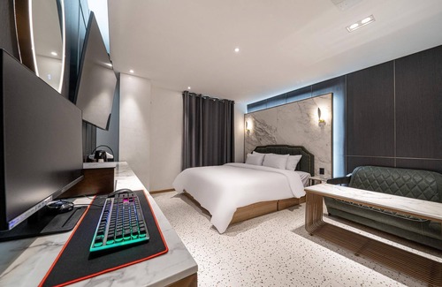 Sang-dong Hotel | Eco-Friendly Bucheon Fjord Hotel with Family Amenities