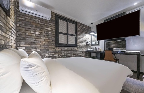 Bucheon Hotel | Eco-Friendly Bucheon Renee: Kid-Friendly Stay with Breakfast