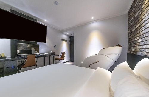 Bucheon Hotel | Eco-Friendly Bucheon Renee: Kid-Friendly Stay with Breakfast