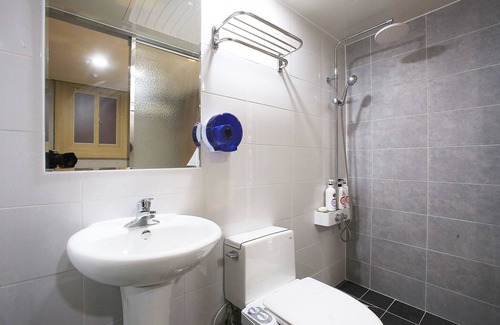 Bucheon Hotel | Eco-Friendly Getaway at Bucheon Some with Hot Tub