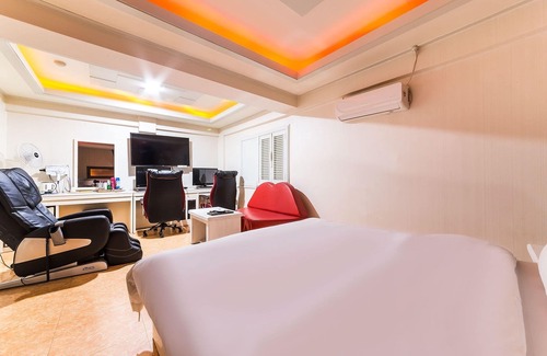 Bucheon Hotel | Eco-Friendly Stay at Bucheon You&me with Breakfast Included