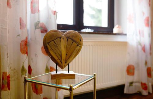 Kirchenlamitz Apartment | Pet-Friendly Buchhaus Vier with Pool and Family Amenities