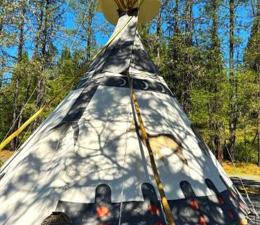 Cave Junction Other | Cozy Oceanview Tipi for Family Getaways - Sleeps 4