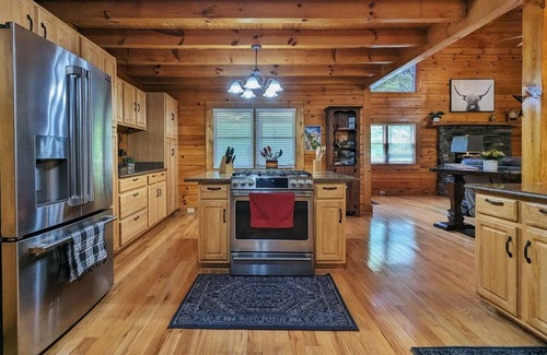 Waynesville House | Experience Togetherness at Buck Run on Balsam Ridge