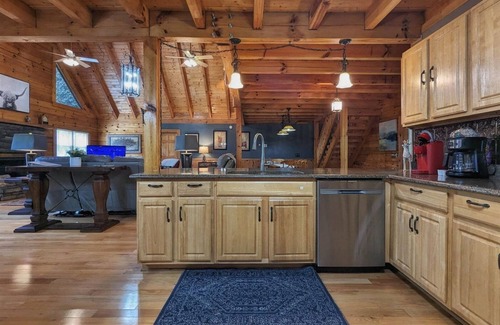 Waynesville House | Experience Togetherness at Buck Run on Balsam Ridge