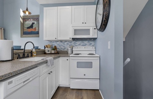 Buckeye Lake House | Waterfront Retreat at Crane Cove Resort - 10/10 Guest Rated