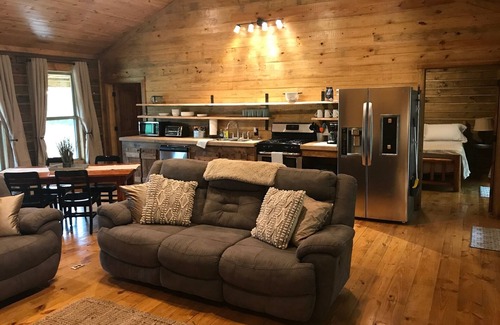 Combs Cabin | Discover BUCKEYE Lodge on the Scenic Pig Trail Highway