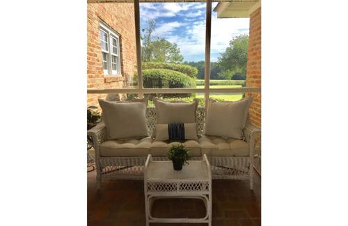 Thomasville House | Tranquil BuckHaven Countryside Retreat with Fishing Pond
