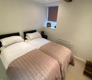 Congleton Apartment | Family-Friendly Stay at Buckingham House Apartment 2