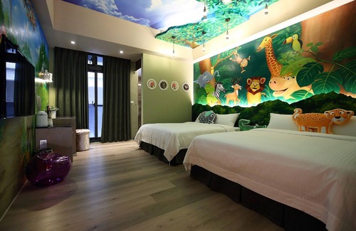 Xincheng Bed & Breakfast | Cozy Buckingham Palace B&B: Family-Friendly with Breakfast