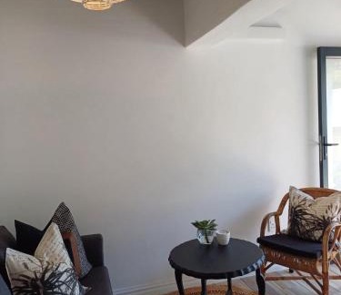Pinetown House | Cozy Buckingham Studio with Hot Tub & Family-Friendly Fun