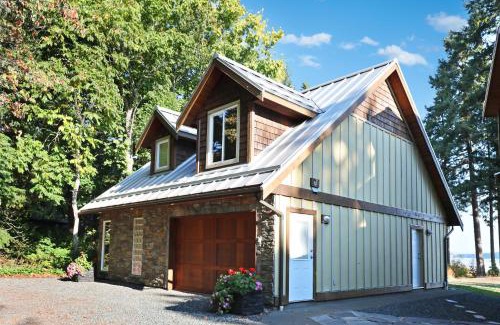 Buckley Bay House | Buckley Bay Beach House