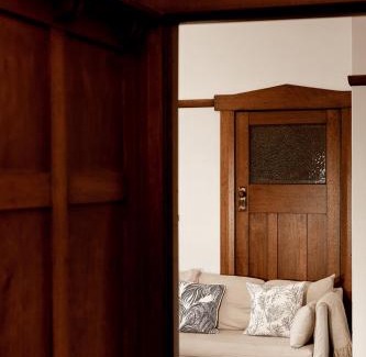 Battery Point Apartment | Discover Buckley's Rest - Family-Friendly Apartment Retreat