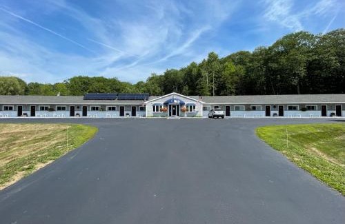Bucksport Hotel | Pet-Friendly Retreat at Bucksport Inn - Rated 9/10